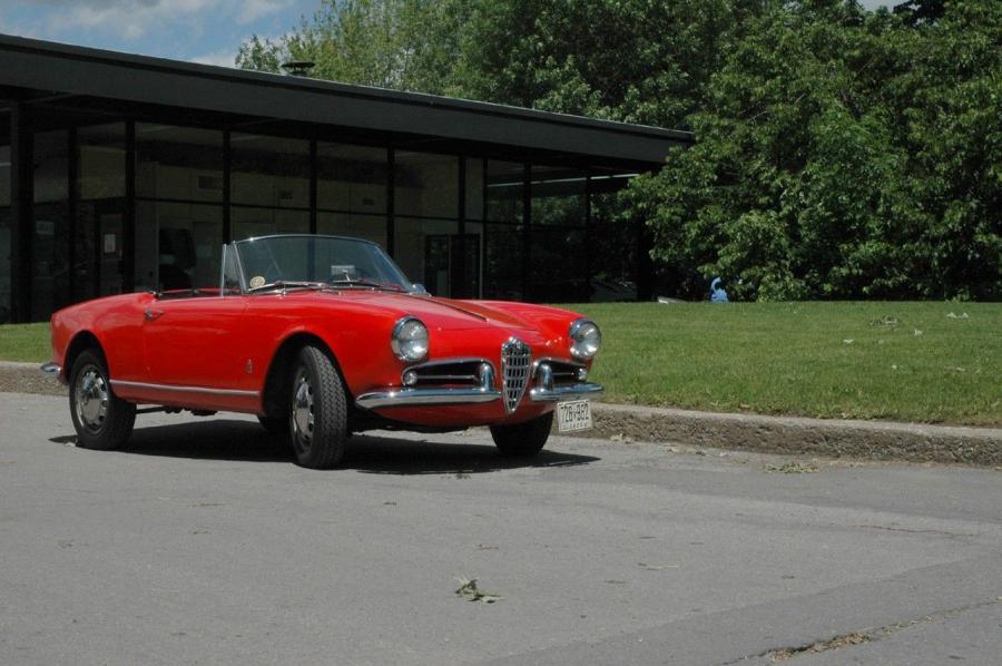  Alfa Romeo Giulietta Spider 1961 года  (фото 29 из 36)
